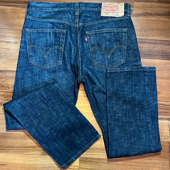 Levi's 501 Levi Men's straight leg, button fly Jeans - Picture 9 of 9